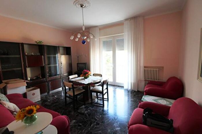 Appartamento quadrilocale in vendita in Via Belgio, Jesi