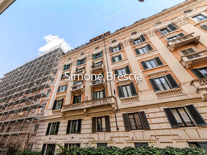 Appartamento trilocale in affitto in Via Cicco Simonetta, Corso Genova, Milano