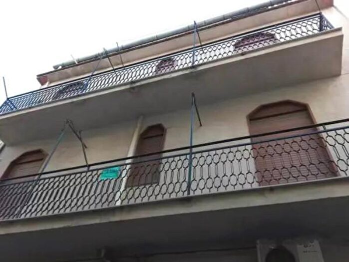 Casa con 6 locali in vendita in Via Guglielmo Oberdan, Riesi