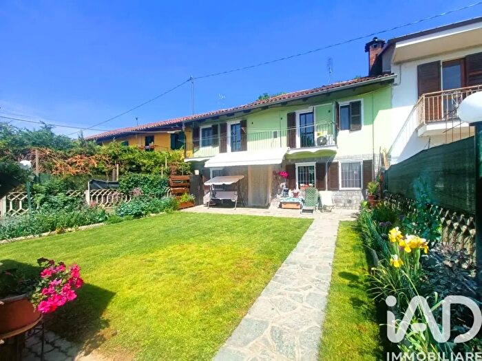 Casa quadrilocale in vendita in Frazione Regione San Grato, Villafranca D'Asti