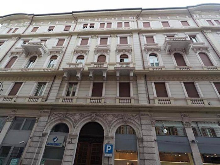 Appartamento trilocale in affitto in Borgo Teresiano, Trieste