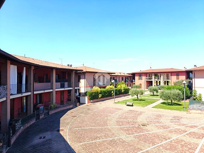 Appartamento bilocale in vendita in Via Pozza, Lonato