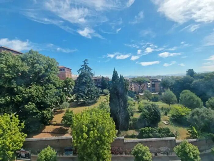 Appartamento quadrilocale in vendita in Via di Sant'Angela Merici, Roma