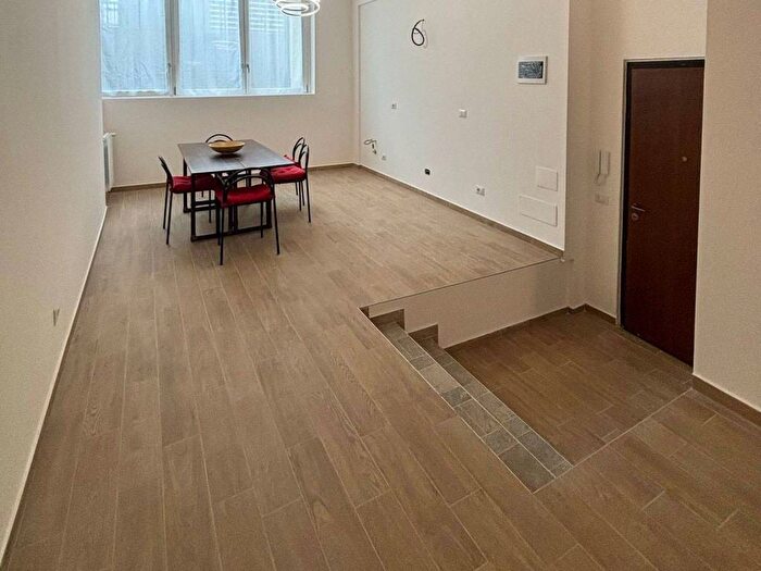 Appartamento bilocale in affitto in Viale Romolo, Navigli Darsena, Milano