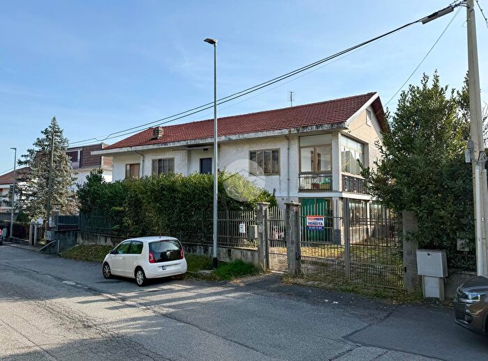 Casa con 6 locali in vendita in Via Forvilla, Givoletto