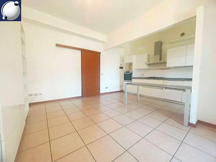 Appartamento trilocale in affitto in Erba