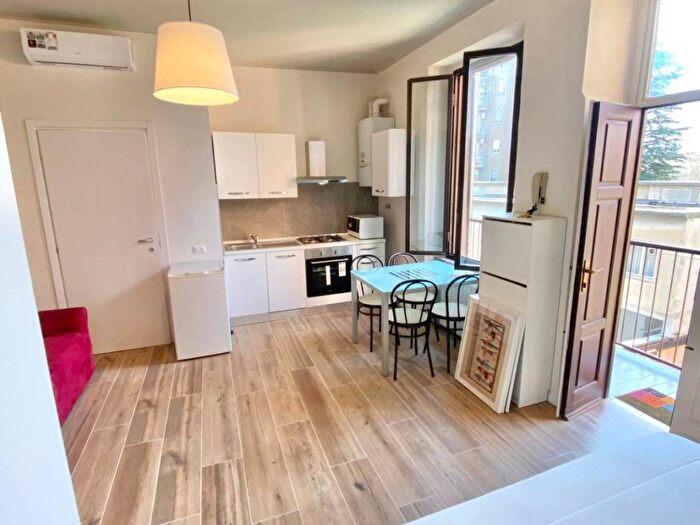 Appartamento monolocale in affitto in Via Giulio Perticari, Cimiano, Milano