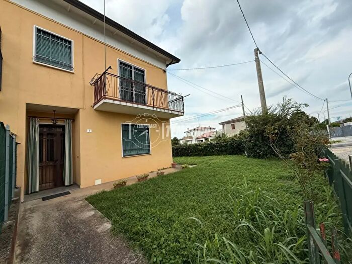 Appartamento quadrilocale in vendita in Selvazzano Dentro