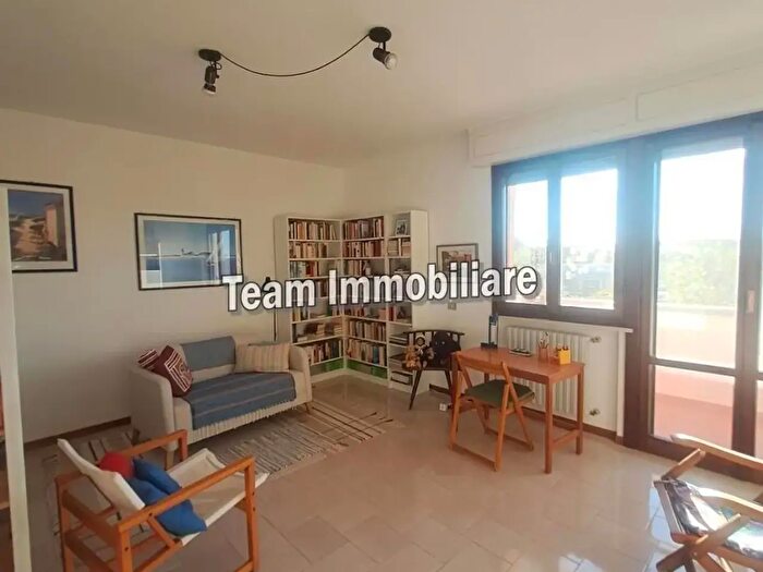 Appartamento con 5 locali in vendita in Livorno