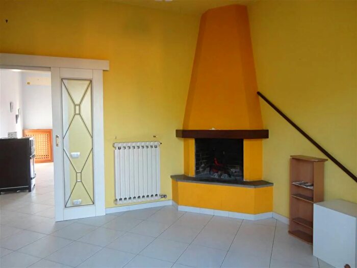 Appartamento quadrilocale in vendita in Via II Giugno a Certaldo Firenze, Certaldo