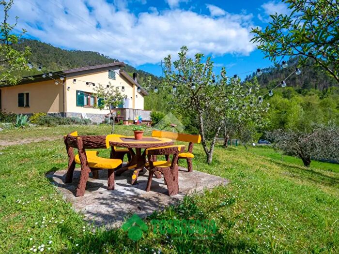 Casa con 5 locali in vendita in Via Quaradeghini, Rocchetta Di Vara