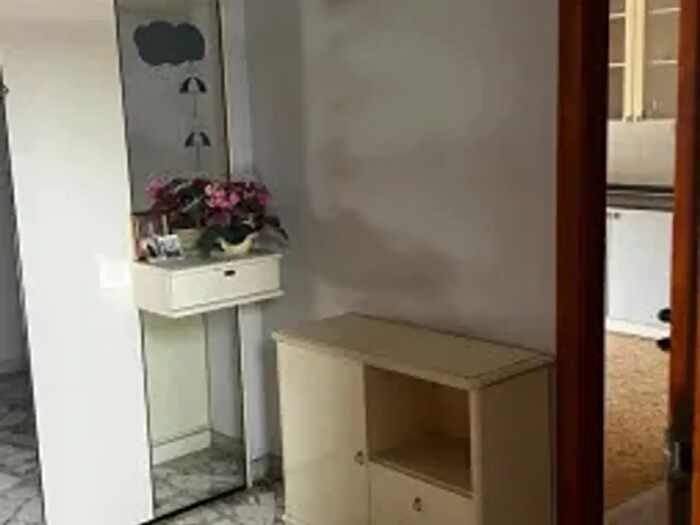 Appartamento con 6 locali in vendita in Via Matteo Luigi Guerrieri, Foggia