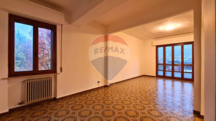 Appartamento con 5 locali in vendita in Via Gramsci, Buti