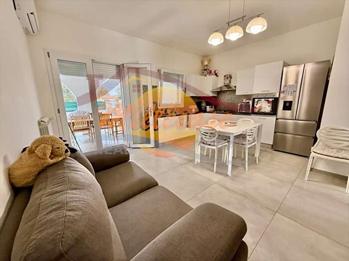 Appartamento quadrilocale in vendita in Via Capo Murro di Porco, Siracusa