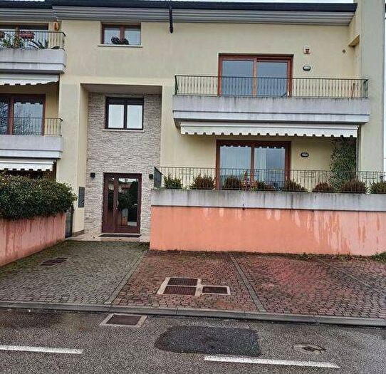 Appartamento con 5 locali in affitto in Via Sile, Dosson, Casier