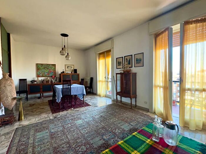 Appartamento quadrilocale in vendita in Via delle Gardenie, Milano