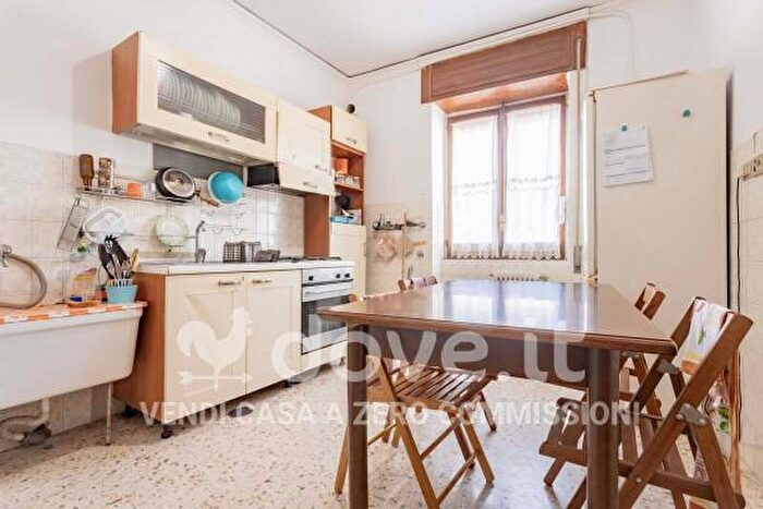 Appartamento trilocale in vendita in Via Leonardo Bianchi, Napoli