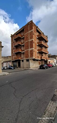 Appartamento con 8 locali in vendita in Viale Volturno, Vittoria