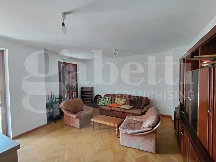 Appartamento quadrilocale in vendita in Via Morelli Snc, Morbegno
