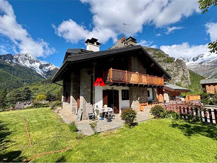 Casa con 5 locali in affitto in Strada Grand Ru B, Centro, Courmayeur