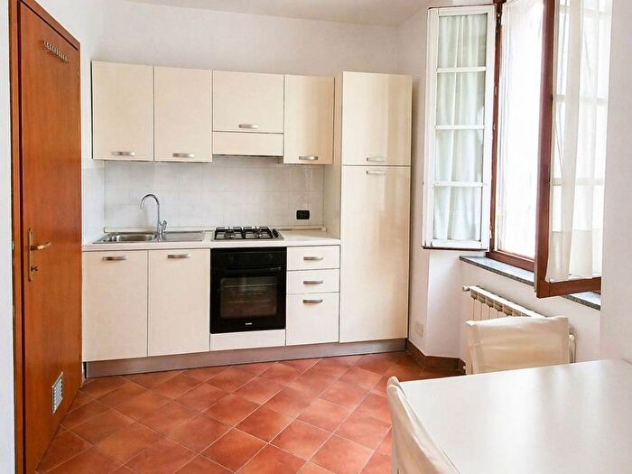 Appartamento bilocale in affitto in Via Tommaso Grossi, Borghi, Como