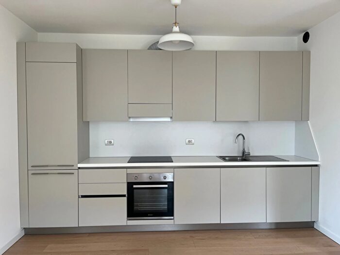 Appartamento trilocale in affitto in Milano