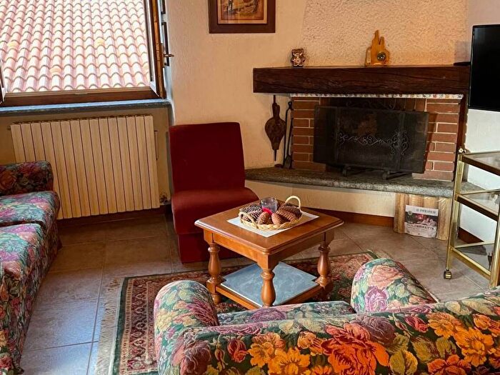 Appartamento trilocale in affitto in Via Francesca Manzoni, Centro, Barzio