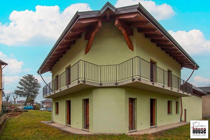 Casa quadrilocale in vendita in Via Umberto I Villar Focchiardo, Villar Focchiardo