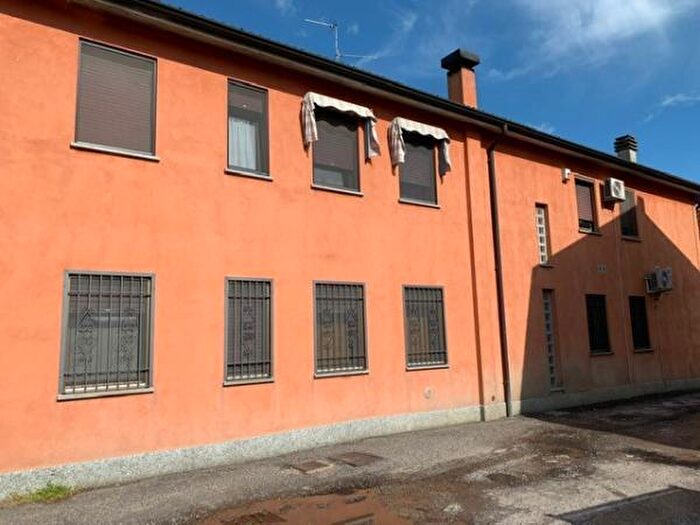 Appartamento trilocale in vendita in Via Dalcerri Tosi San Co, San Colombano Al Lambro