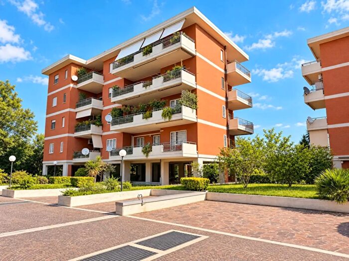 Appartamento quadrilocale in vendita in Via dei Capasso, Roma