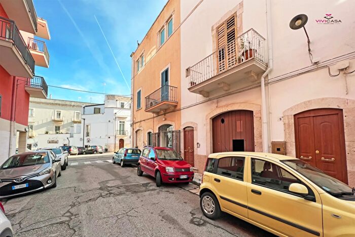 Appartamento quadrilocale in vendita in Via Saverio De Bellis Castellana Grotte, Castellana Grotte