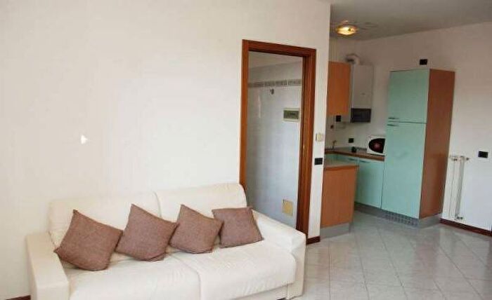 Appartamento monolocale in affitto in Albate Muggiò, Como