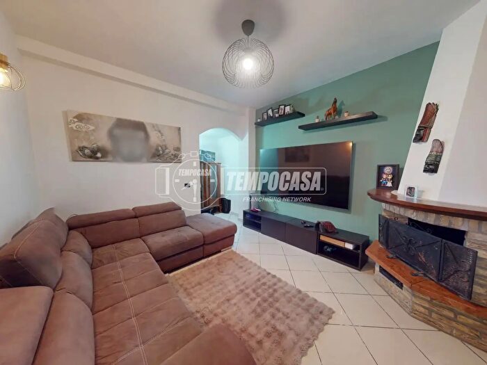 Casa trilocale in vendita in Via Palla Bianca, Cesano Maderno