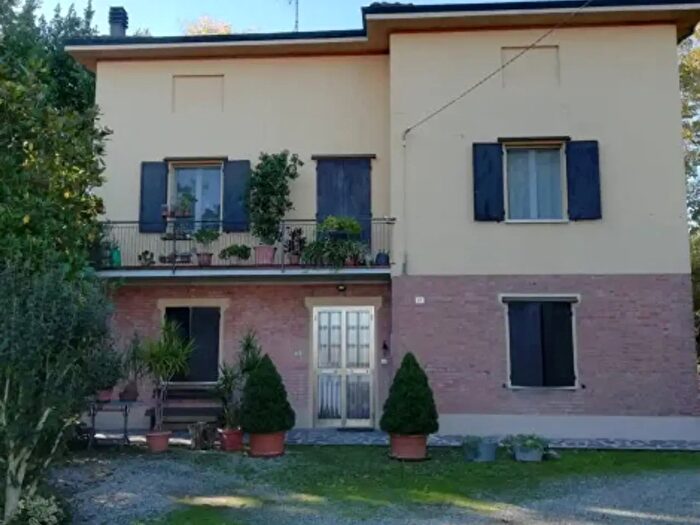 Casa con 6 locali in vendita in Via Giacomo Leopardi, Soliera