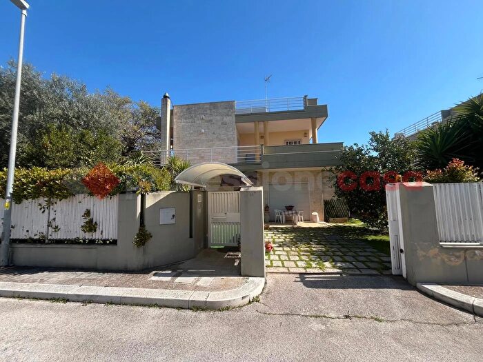 Casa con 5 locali in vendita in Via Fanelli, Bari