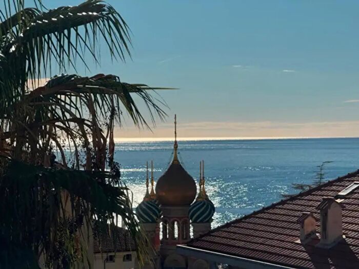 Appartamento trilocale in vendita in Via Privata Fratelli Asquasciati, Sanremo