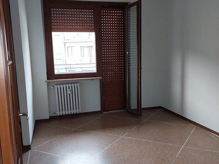 Appartamento trilocale in affitto in Piazza Cristo Re, Borgo Piave Corso Europa Zona Ferrero, Alba