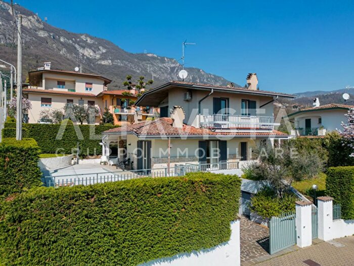 Casa con 5 locali in vendita in Via Giacomo Puccini, Botticino