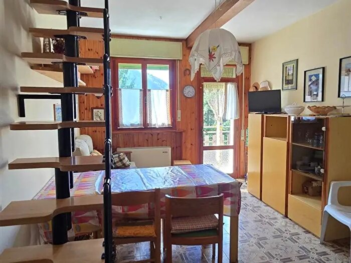 Appartamento quadrilocale in vendita in Montecreto