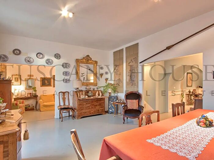 Appartamento con 7 locali in vendita in Arezzo