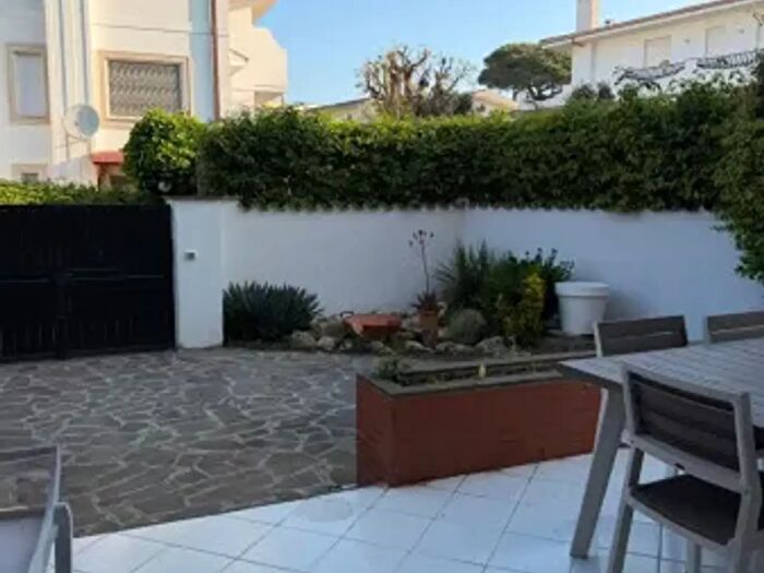 Casa con 5 locali in affitto in Via Maratea, Fiumicino