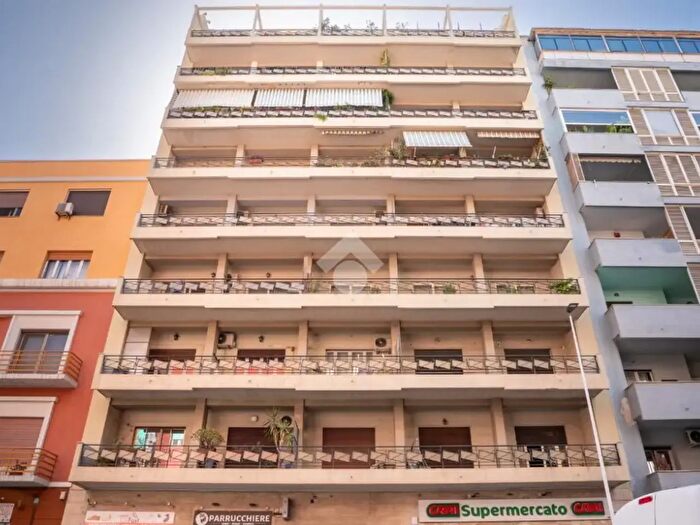 Appartamento trilocale in vendita in Via Sonnino, Cagliari