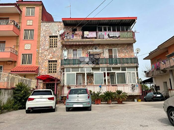 Appartamento trilocale in vendita in Pollena Trocchia