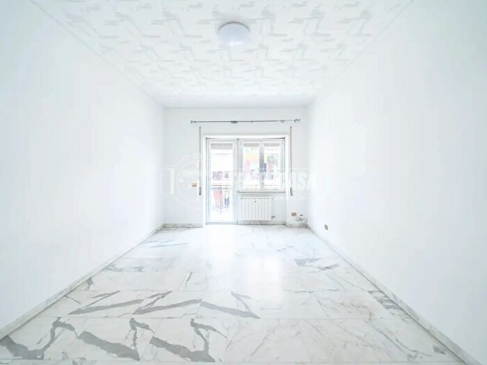 Appartamento trilocale in vendita in Viale dei Consoli, Roma