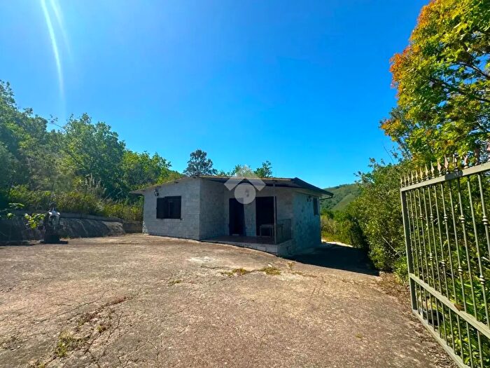 Casa monolocale in vendita in Localtà Casetta, Sessa Aurunca