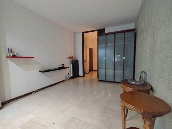 Appartamento trilocale in affitto in Viale Lazio, Porta Romana Medaglie dOro, Milano