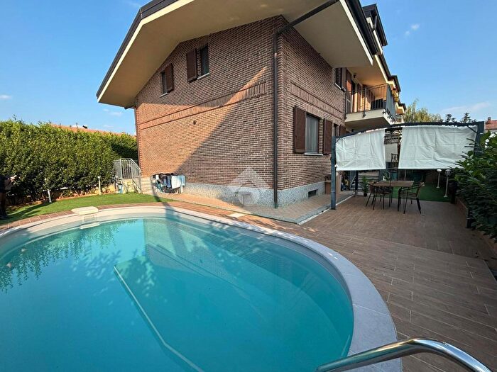 Appartamento con 5 locali in vendita in Str Fornacino, Leini