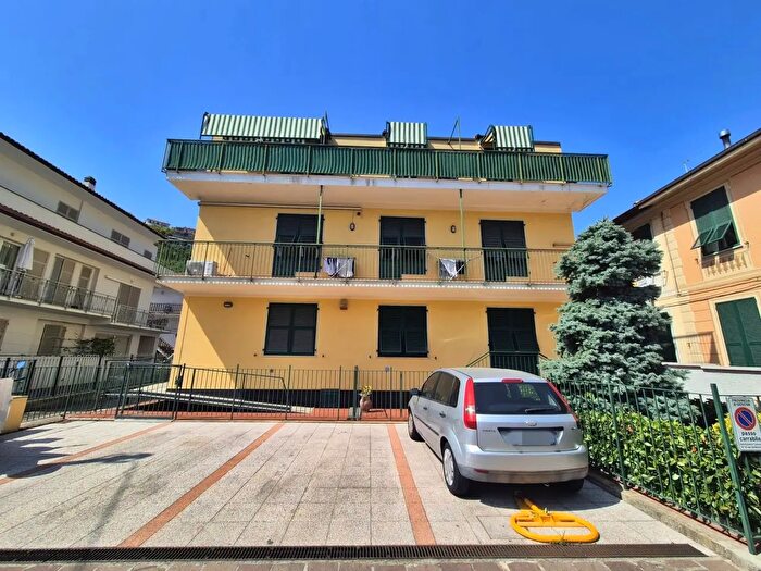 Appartamento quadrilocale in vendita in Via V Annuti, Casarza Ligure