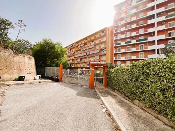 Appartamento con 5 locali in vendita in Piazza Fontanelle, Agrigento
