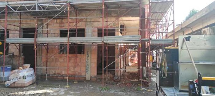 Casa quadrilocale in vendita in Piazzetta Montalcino, Firenze